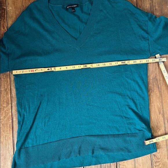 Women’s Banana Republic Sweater green v neck oversized size large - Picture 3 of 6